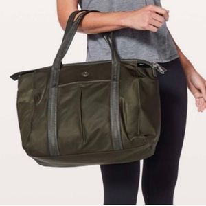 Everywhere Bag *23L Tote Duffle Work Laptop Shoulder Office Dark Olive